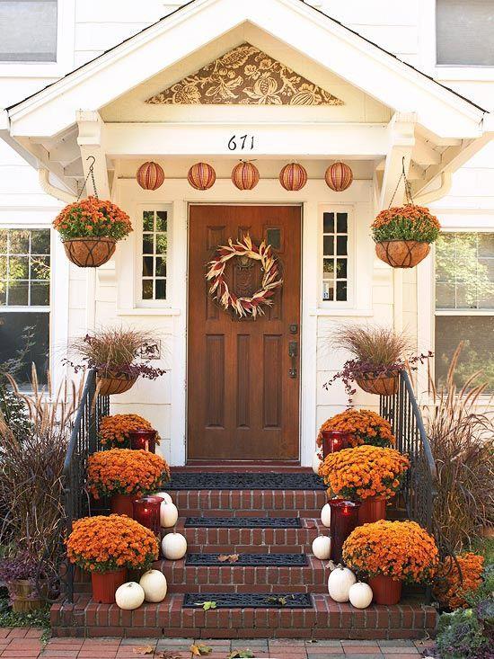 Fall Porch Décor: Elevate Your Curb Appeal with Straw Bales, Mums