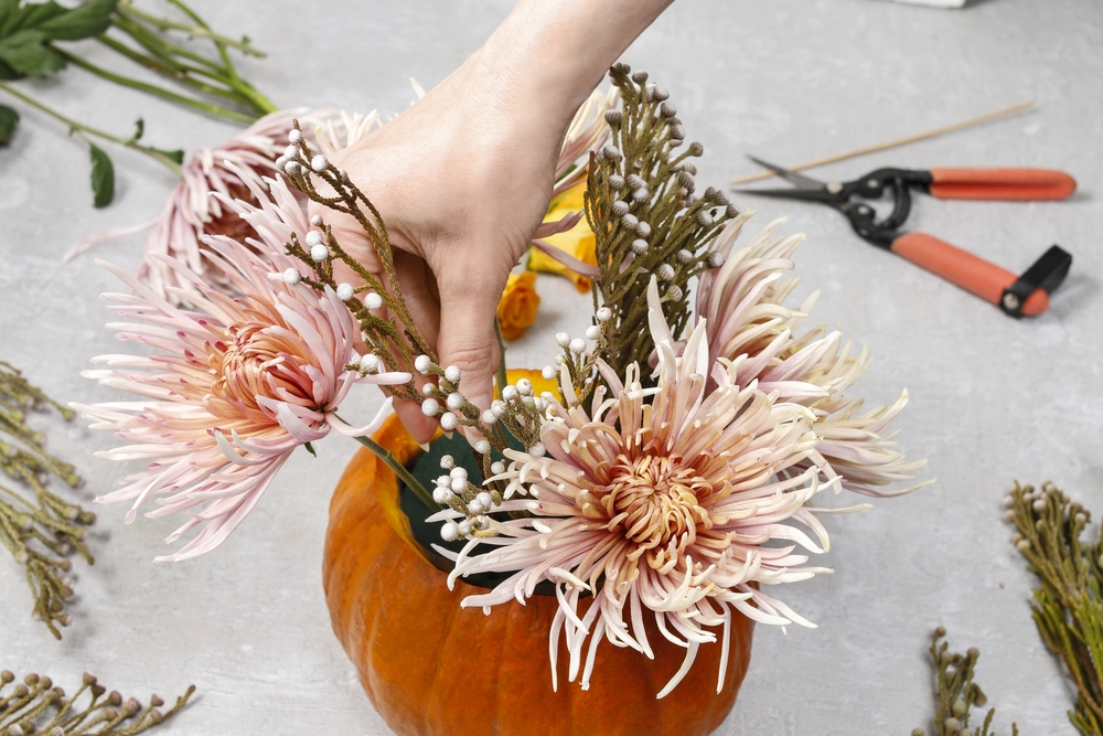 How to create unique fall themed centerpieces Image